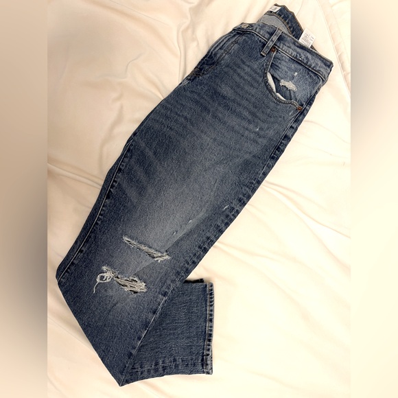Abercrombie & Fitch Mid Rise Boyfriend Jeans - Picture 1 of 7